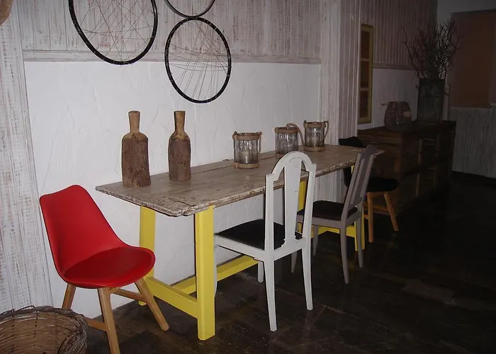 בית הארחה Ammos טולון