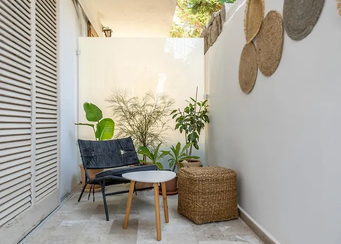 Ammos Πανσιόν Τολό